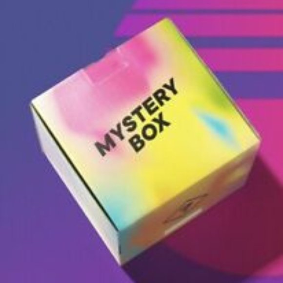 Mystery Book Bundle - Picture 1 of 1